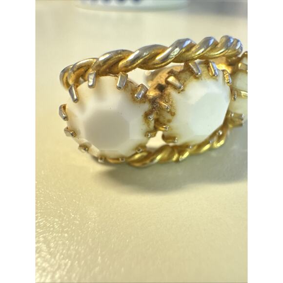Open Cuffs Vintage Ring 3 White Stones Amazing Detail - Picture 4 of 8